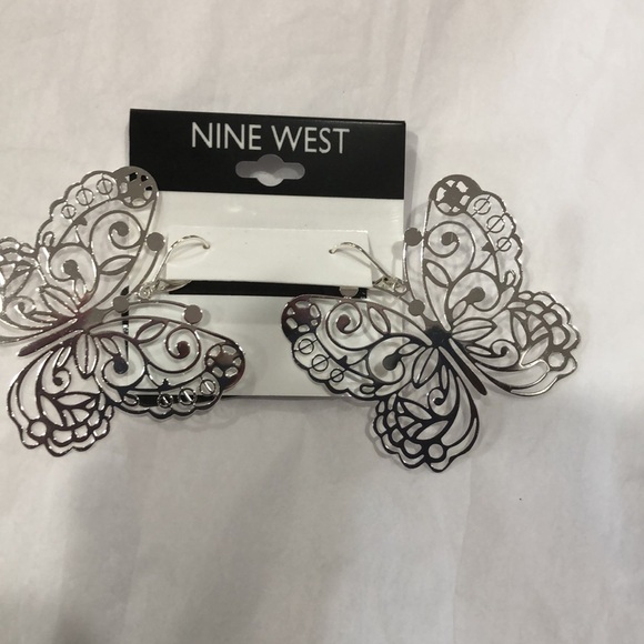 Nine West silver tone butterfly shaped‎ lever back earrings new - Picture 2 of 11